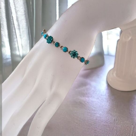 Aqua Blue Rhinestone Link Bracelet Faux Turquoise Silver Tone Coastal Beachy - Picture 6 of 16